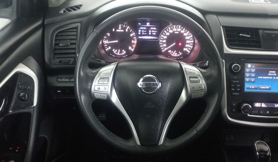 Nissan Altima 2.5 ADVANCE NAVI CVT Sedan 2017