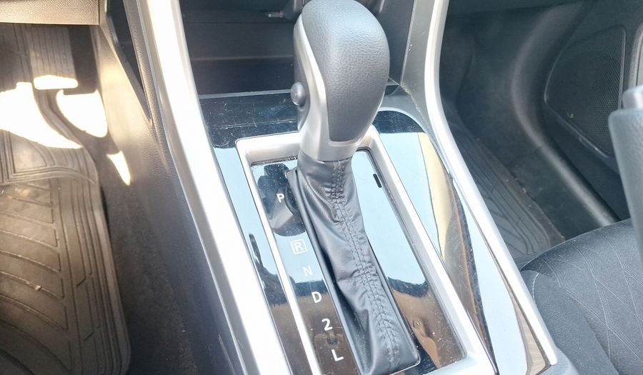 Mitsubishi Xpander 1.5 GLX AUTO Minivan 2024