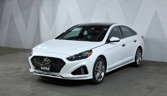 Hyundai • Sonata