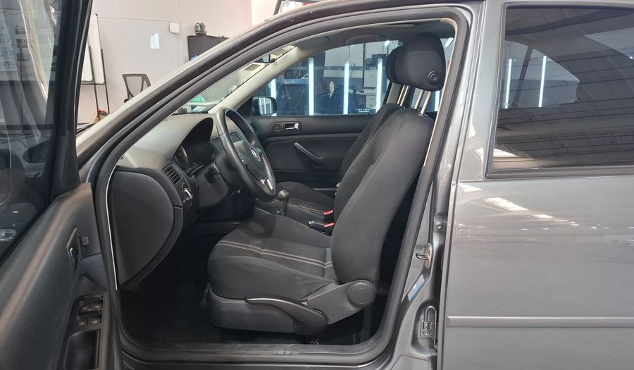 Volkswagen Bora 2.0 TRENDLINE Sedan 2013