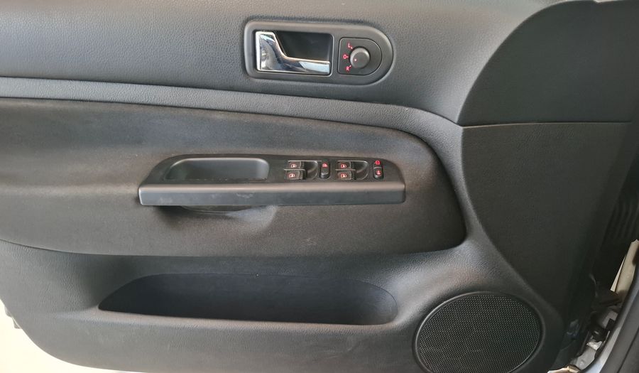 Volkswagen Bora 2.0 TRENDLINE Sedan 2013