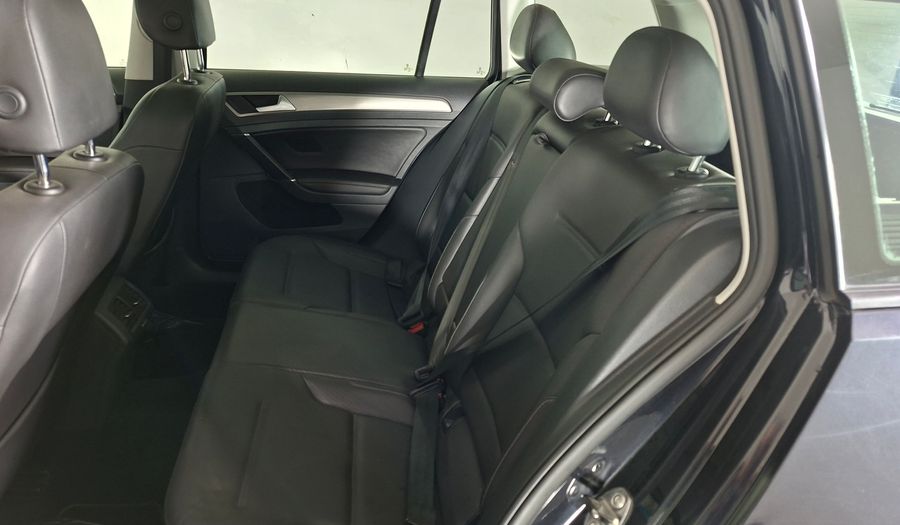 Volkswagen Golf 2.0 TDI HIGHLINE VARIANT Wagon 2017