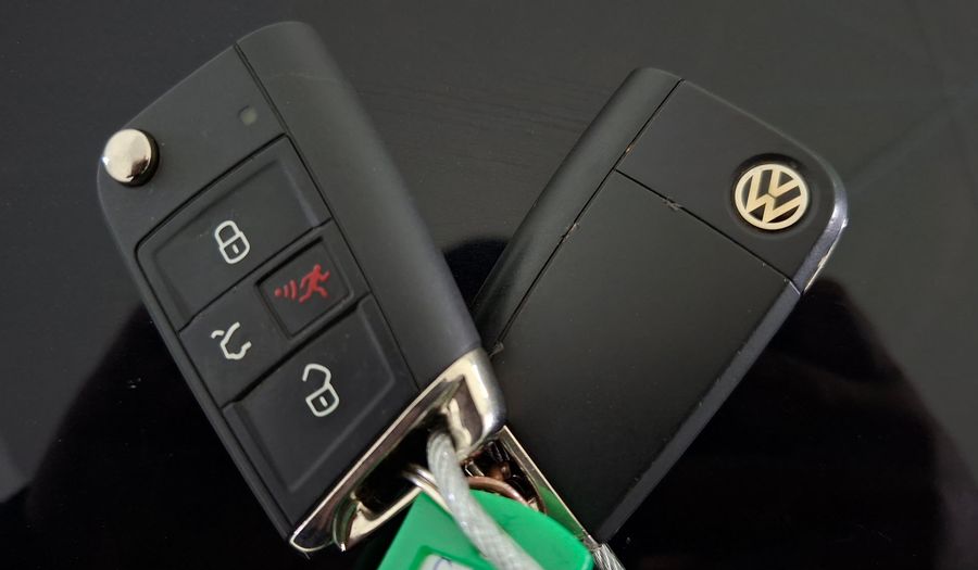 Volkswagen Golf 2.0 TDI HIGHLINE VARIANT Wagon 2017