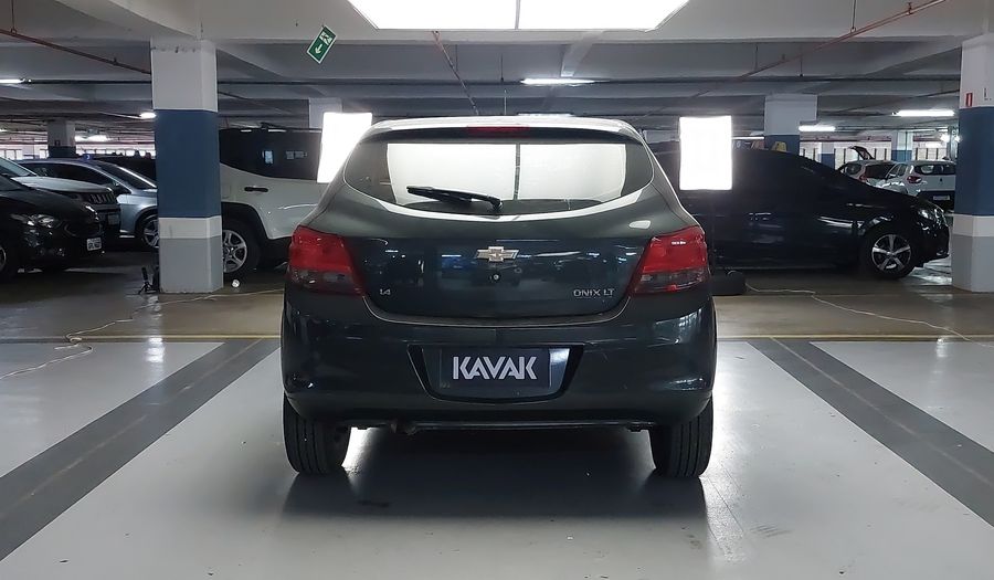 Chevrolet Onix 1.4 SPE/4 LT Hatchback 2016