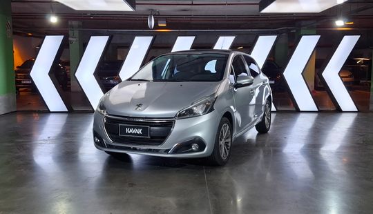 Peugeot • 208