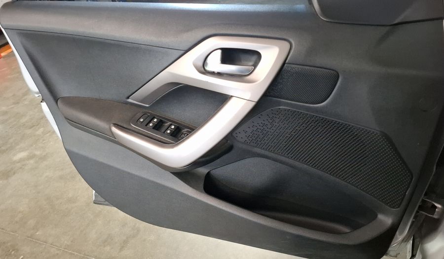 Peugeot 208 1.6 ALLURE Hatchback 2016