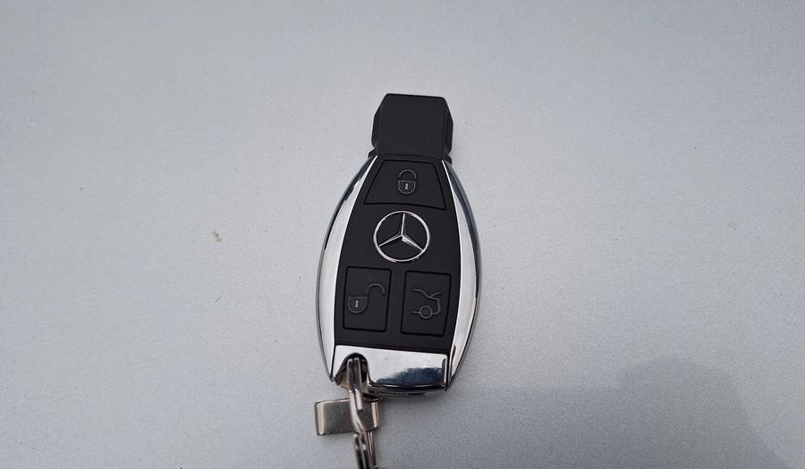 Mercedes Benz Clase E 2.0 200 AUTO Sedan 2015