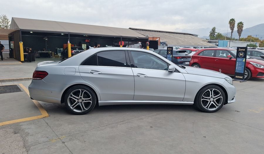 Mercedes Benz Clase E 2.0 200 AUTO Sedan 2015