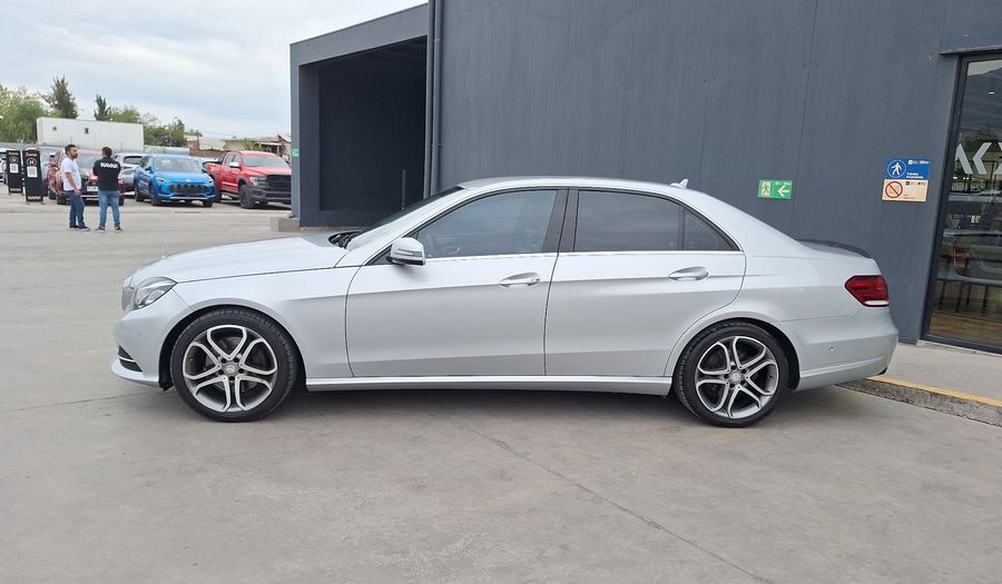 Mercedes Benz Clase E 2.0 200 AUTO Sedan 2015