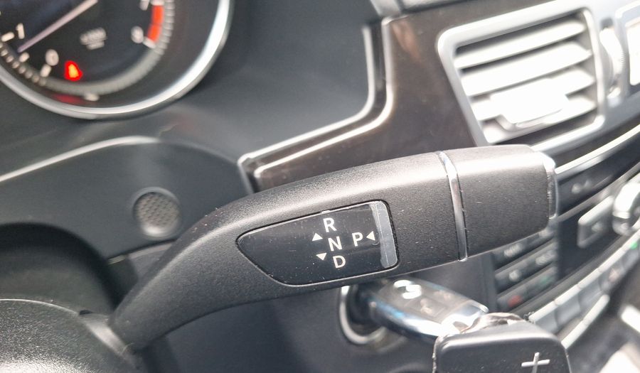 Mercedes Benz Clase E 2.0 200 AUTO Sedan 2015