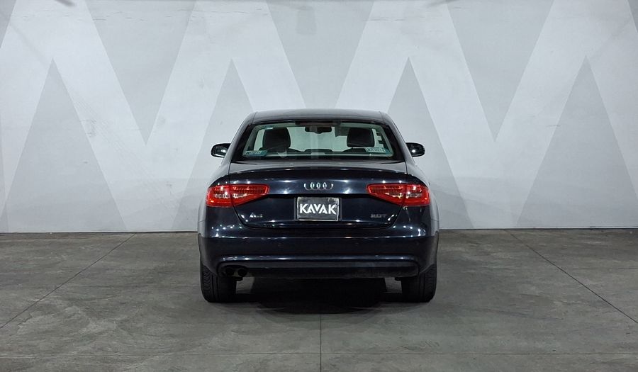 Audi A4 2.0 TFSI TRENDY PLUS MULTITRONIC Sedan 2013