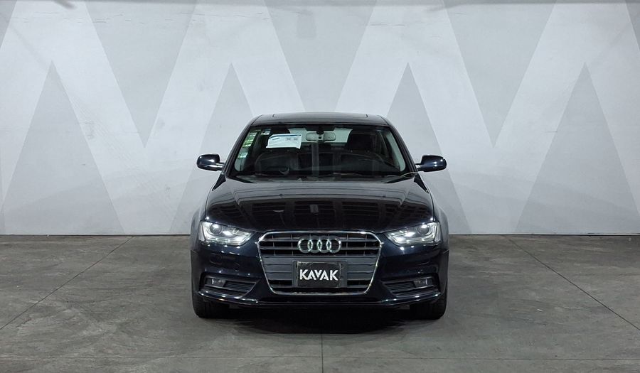 Audi A4 2.0 TFSI TRENDY PLUS MULTITRONIC Sedan 2013