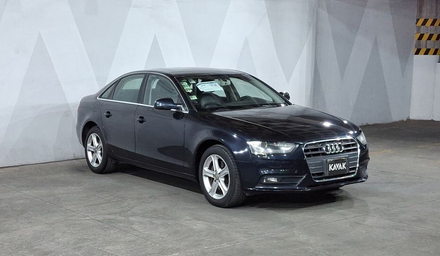 Audi A4 2.0 TFSI TRENDY PLUS MULTITRONIC Sedan 2013