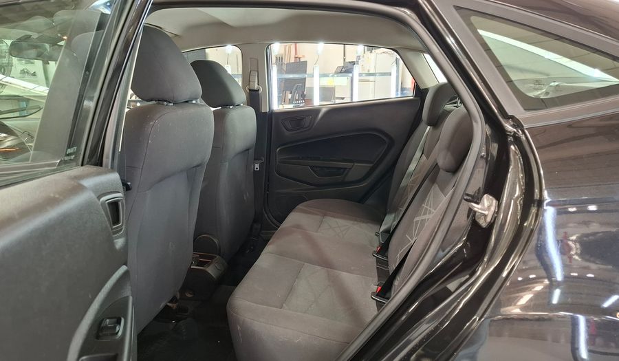 Ford Fiesta Kinetic Design 1.6 S PLUS Sedan 2014