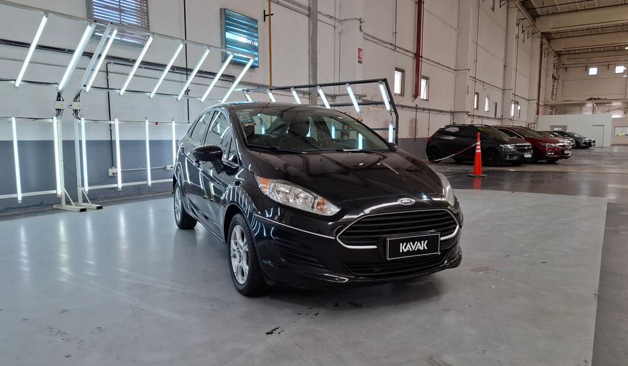 Ford Fiesta Kinetic Design 1.6 S PLUS Sedan 2014