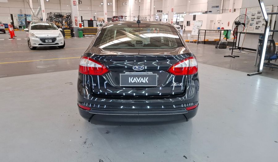 Ford Fiesta Kinetic Design 1.6 S PLUS Sedan 2014