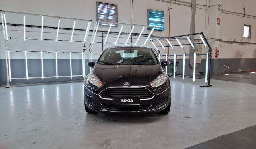 Ford Fiesta Kinetic Design 1.6 S PLUS Sedan 2014