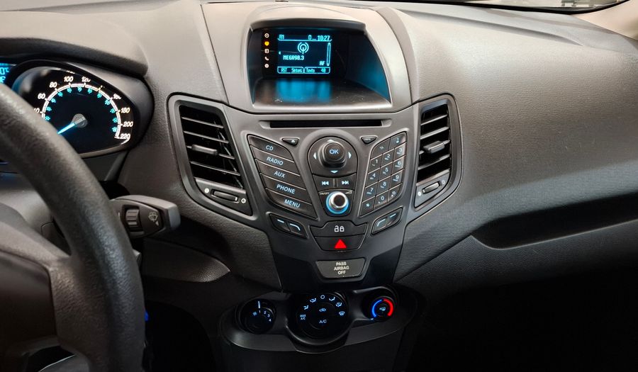 Ford Fiesta Kinetic Design 1.6 S PLUS Sedan 2014