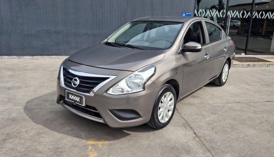 Nissan • Versa
