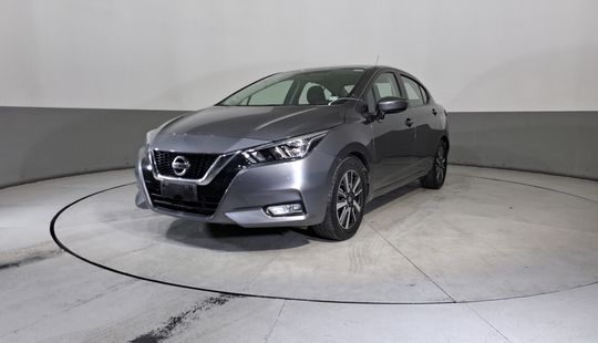 Nissan • Versa