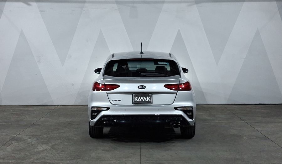 Kia Forte 2.0 EX IVT Hatchback 2020