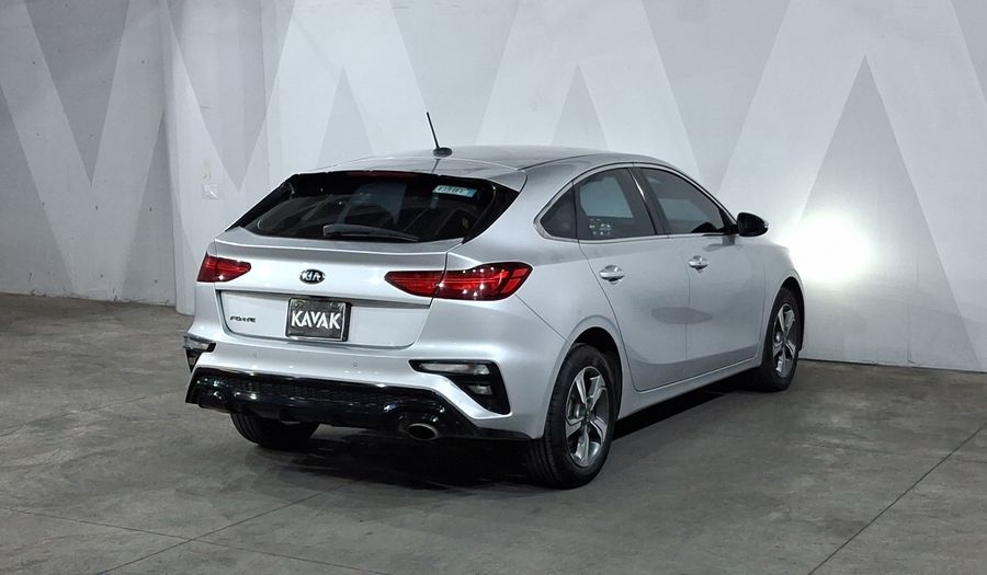 Kia Forte 2.0 EX IVT Hatchback 2020