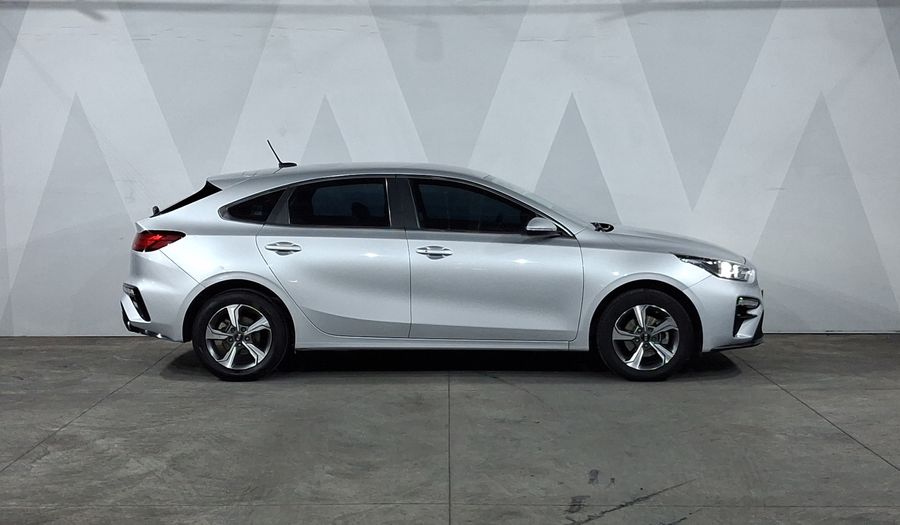 Kia Forte 2.0 EX IVT Hatchback 2020