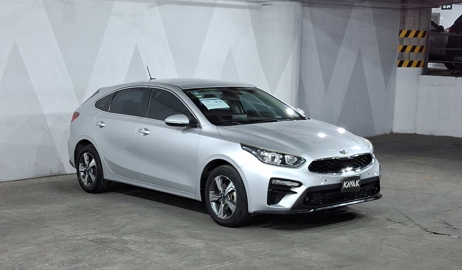 Kia Forte 2.0 EX IVT Hatchback 2020