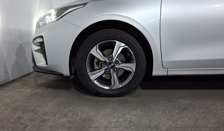 Kia Forte 2.0 EX IVT Hatchback 2020