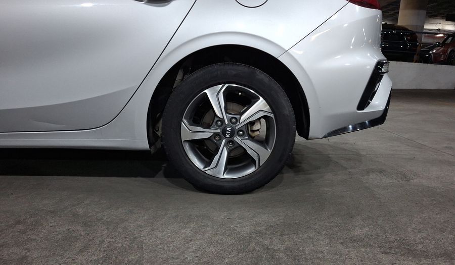 Kia Forte 2.0 EX IVT Hatchback 2020