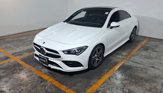 Mercedes Benz • Clase CLA