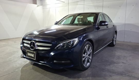 Mercedes Benz • Clase C