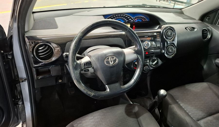 Toyota Etios 1.5 XLS Sedan 2014