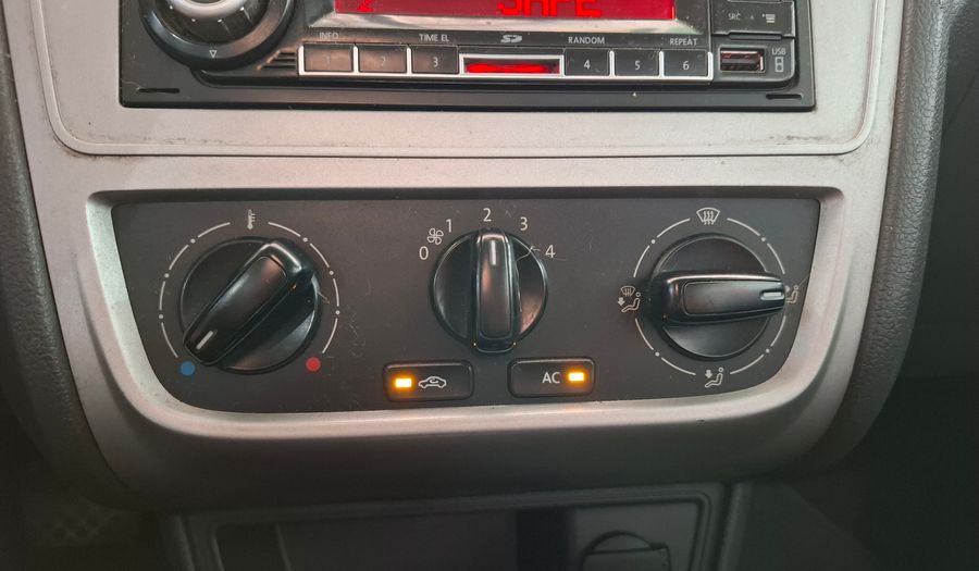 Volkswagen Voyage 1.6 COMFORTLINE PLUS I MOTION Sedan 2014