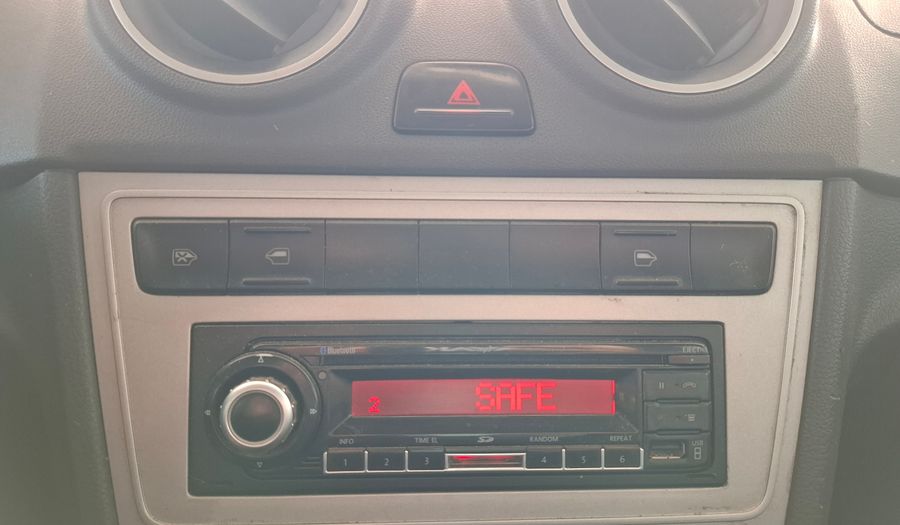 Volkswagen Voyage 1.6 COMFORTLINE PLUS I MOTION Sedan 2014