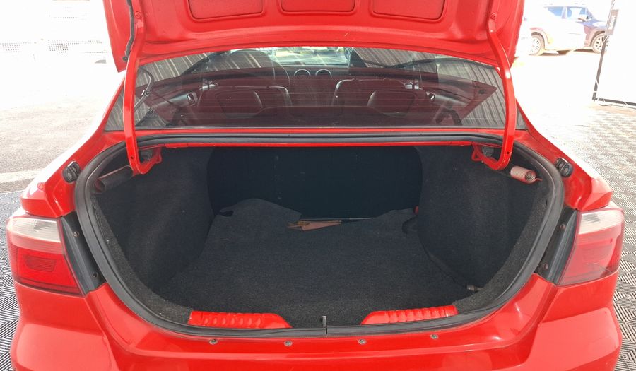 Volkswagen Voyage 1.6 COMFORTLINE PLUS I MOTION Sedan 2014