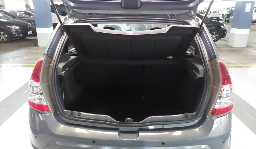 Renault Sandero 1.6 16V HI-FLEX PRIVILEGE AUTO Hatchback 2014