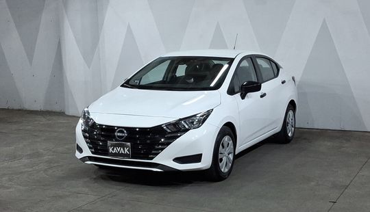 Nissan • Versa