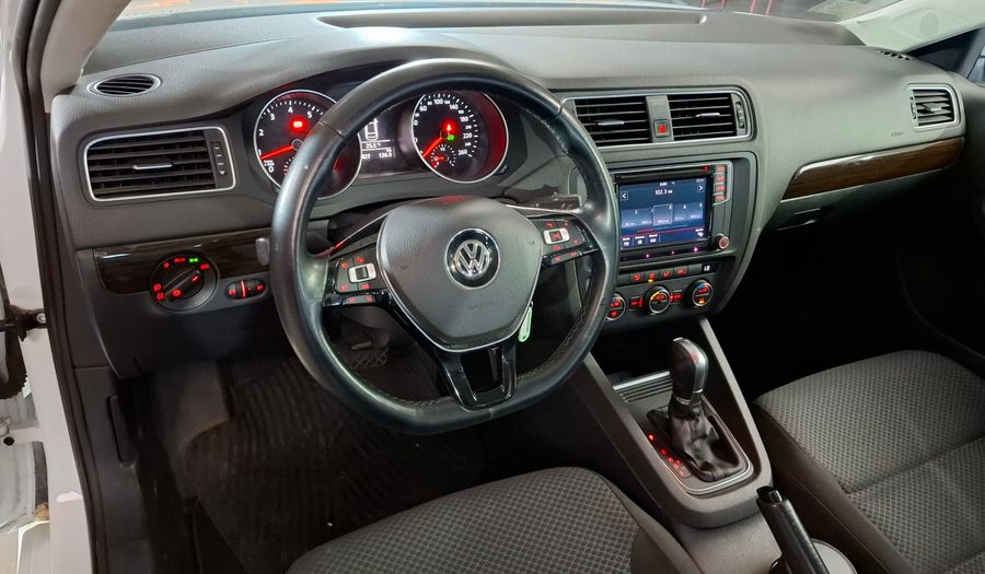 Volkswagen Vento 2.5 ADVANCE PLUS TIPTRONIC Sedan 2015