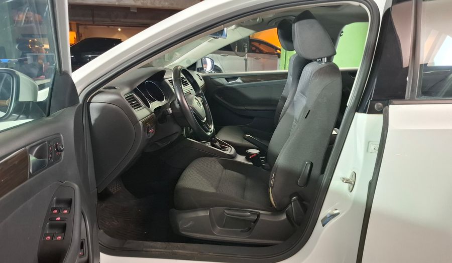 Volkswagen Vento 2.5 ADVANCE PLUS TIPTRONIC Sedan 2015
