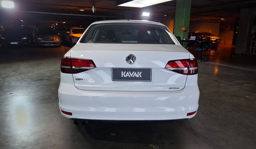 Volkswagen Vento 2.5 ADVANCE PLUS TIPTRONIC Sedan 2015