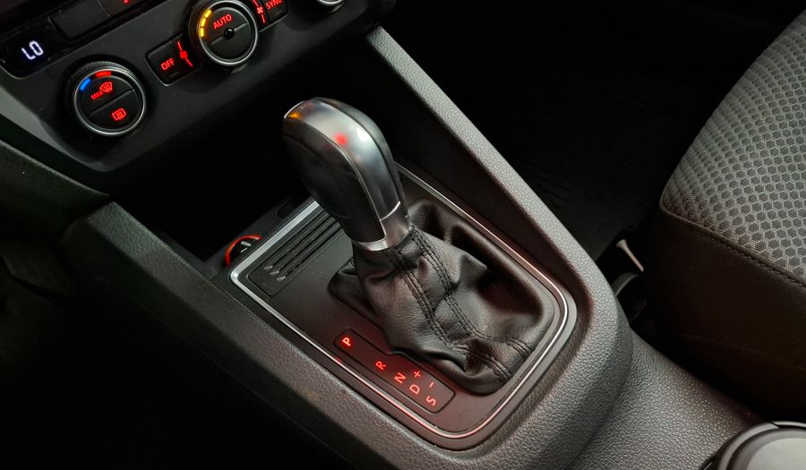 Volkswagen Vento 2.5 ADVANCE PLUS TIPTRONIC Sedan 2015