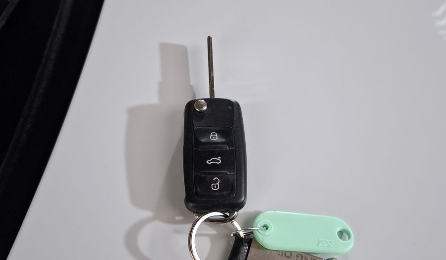 Volkswagen Vento 2.5 ADVANCE PLUS TIPTRONIC Sedan 2015