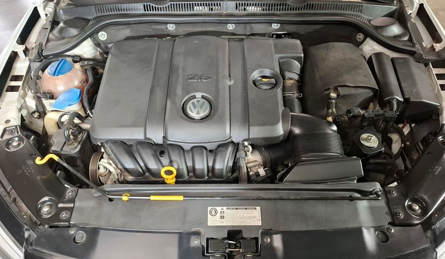 Volkswagen Vento 2.5 ADVANCE PLUS TIPTRONIC Sedan 2015