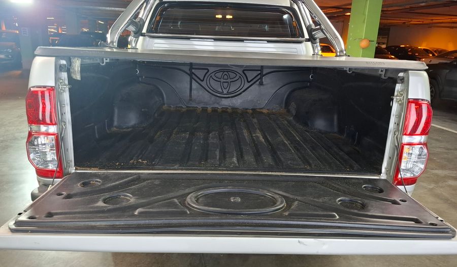 Toyota Hilux SR 3.0 4X2 C/D TDI Pickup 2014