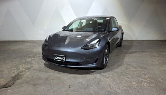 Tesla • Model 3
