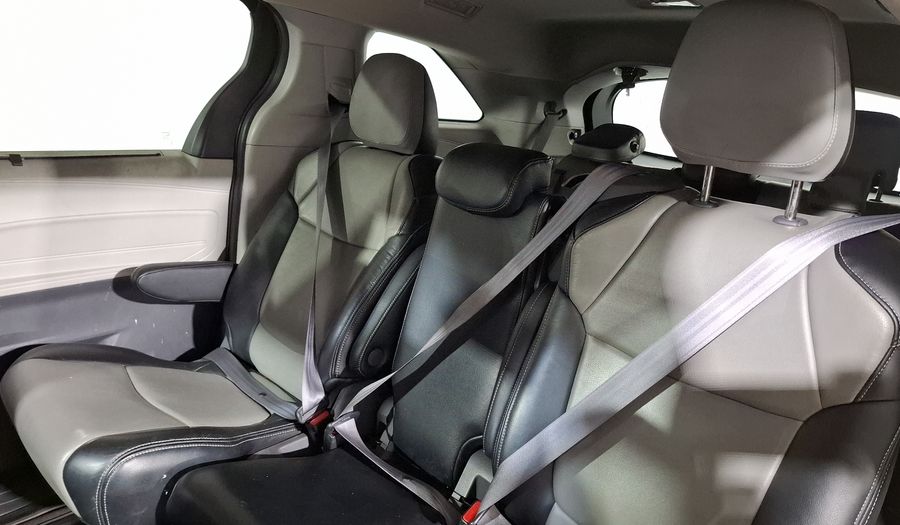 Toyota Sienna 2.5 HEV XLE AUTO Minivan 2021