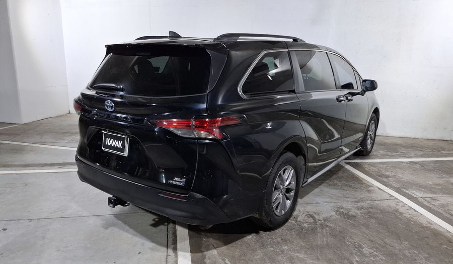 Toyota Sienna 2.5 HEV XLE AUTO Minivan 2021