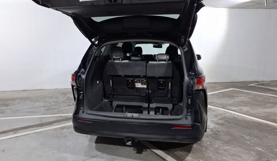Toyota Sienna 2.5 HEV XLE AUTO Minivan 2021