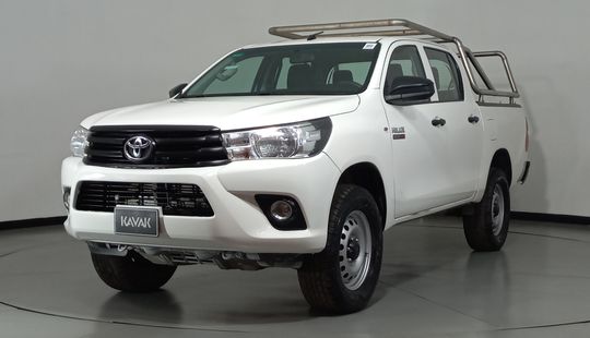 Toyota • Hilux